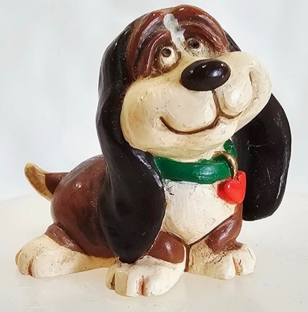 Vintage 1985 Hallmark Merry Miniature Sebastian With Heart Basset Hound